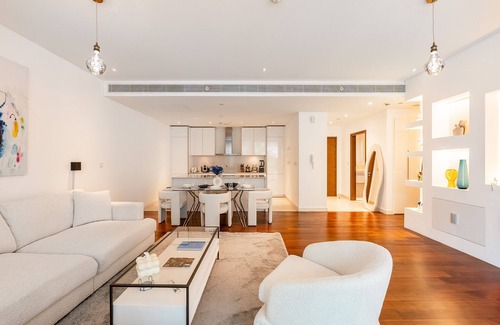 Al Wasl Apartment | Trendy City Walk Living w/Pool View Balcony