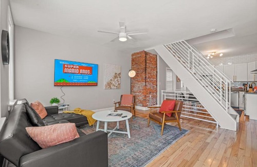 Northern Liberties House | Trendy Family Friendly Northern Liberties Retreat