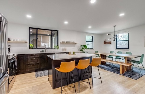 Kipling House | Trendy Mid-Mod House 15 min to Denver and 10 min to Golden w/Fire Pit