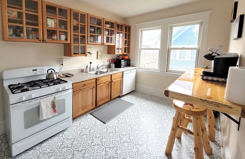 Whittier Apartment | Trendy Uptown Apartment, steps away from many culinary and entertainment options