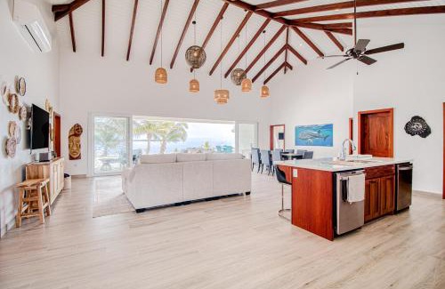 Placencia House | Tres Palmas Beach House