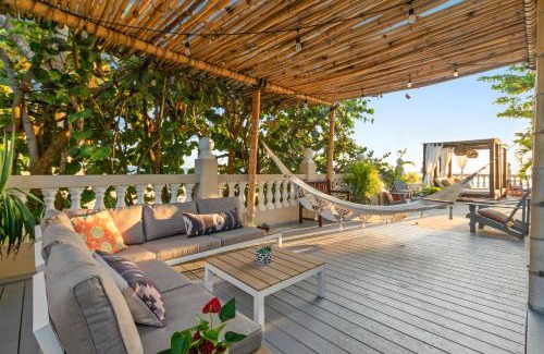 Rincon Bed & Breakfast | Tres Sirenas Beach Inn