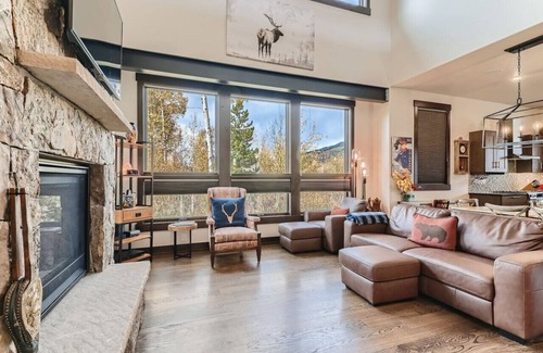 Silverthorne House | Tresco House - Luxury Pet Friendly Mountain Rental