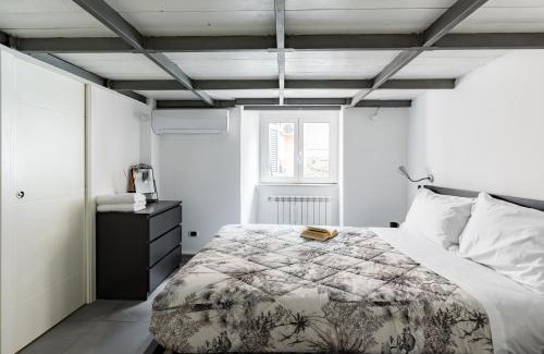 Rione II Trevi Apartment | Trevi Modern Chic Loft