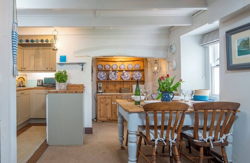 Haverfordwest Cottage | Tri Pysgodyn, Holiday Cottage Abercastle, Sleeps 4, 2 bedrooms, bathrooms