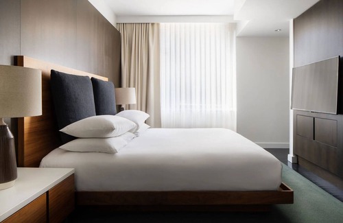 Tribeca Hotel | Tribeca Suite at Smyth Tribeca, Near Rockefeller Center! Onsite Restaurant