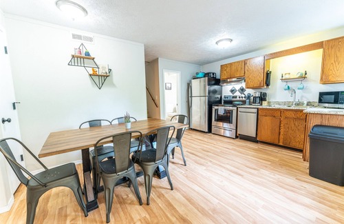 Indian Point Cabin | Tribesman Resort #2 - Renovated Cabin, Minutes to Silver Dollar, Great Location!
