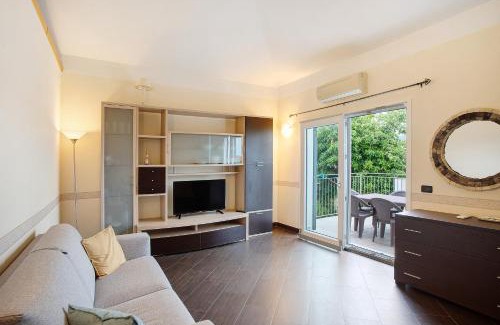 Diano Castello Apartment | Trilocale Con Piscina Vista Mare