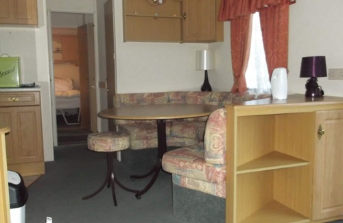 Aldborough House | Trimingham Pk, Comfy caravan 148 ; Gt Seaview ; 10min walk to beach