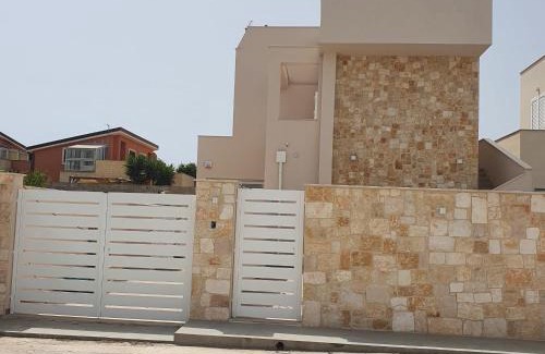 Fondo Morte Villa | Trinacria Bedda Spinazza con Piscina