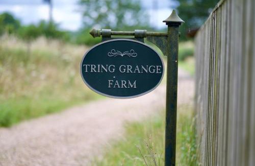 Tring House | Tring Grange Cottage - Sleeps 2 - Onsite Parking