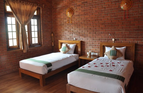 Nyaungshwe Hotel | Trinity Family Inn