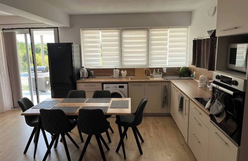 Osenovo House | Trinity House - 5 minutes drive to Albena Beach!