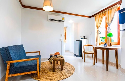 Bang Kho Laem House | Triple Comfort Suite | Family-Friendly Howard Stay