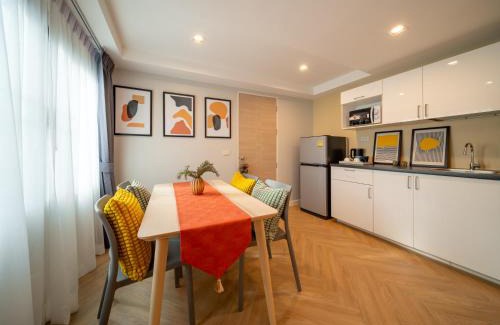 Ratchathewi Apartment | Triple Four