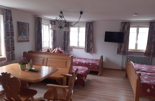 Rettenberg Resort | Triple room-Classic-Private Bathroom-Countryside view-Enzianzimmer