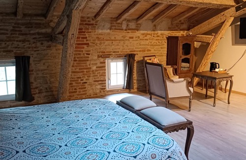 Lavaur House | Triple room-Comfort-Ensuite with Bath - Camichel