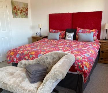 Bretby Apartment | Triumph Norton close to NEC