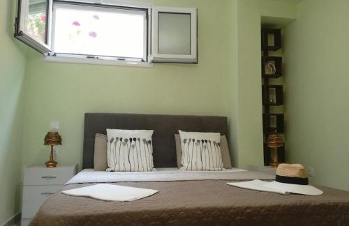 Galatas House | Trizinia View Garden