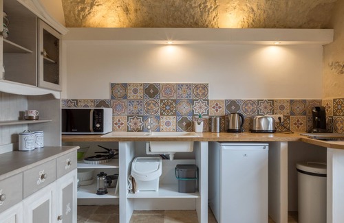 Noizay Cottage | Troglodyte holiday home in Touraine