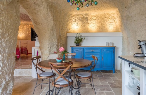 Noizay Cottage | Troglodyte lodging in Touraine: charm & unusual