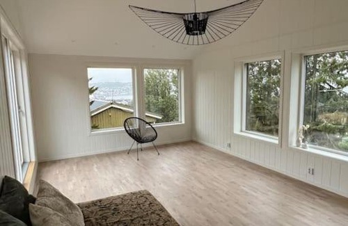 Tromsdalen Villa | Tromsø Arctic Villa with free parking