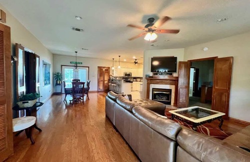 Alba House | Trophy Bass Retreat @Lake Fork