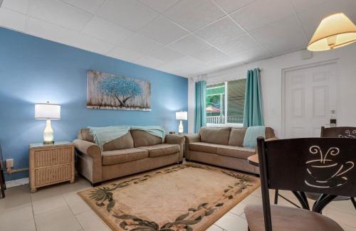 Treasure Island Resort | Tropic Terrace #19 - Beachfront Resort Suite