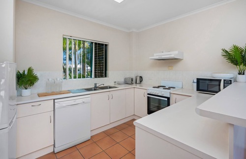 Cairns North Apartment | Tropic Towers: Cairns City Family Apartment
