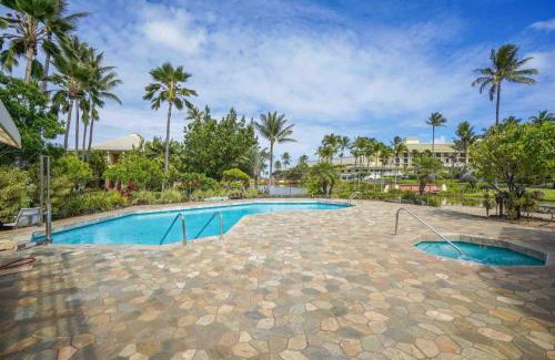 Hanamaulu House | Tropical 1 Bedroom with 2 Full Bath at Resort