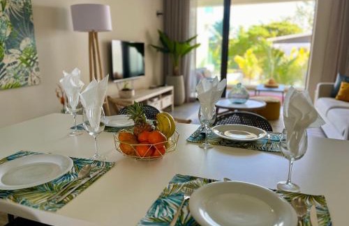 Belle Mare Apartment | Tropical beachfront apartment