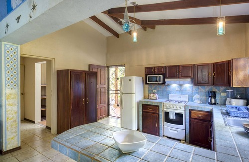 Esterillos Centro Apartment | Tropical Beachside Oasis Villa With Pool And Garden