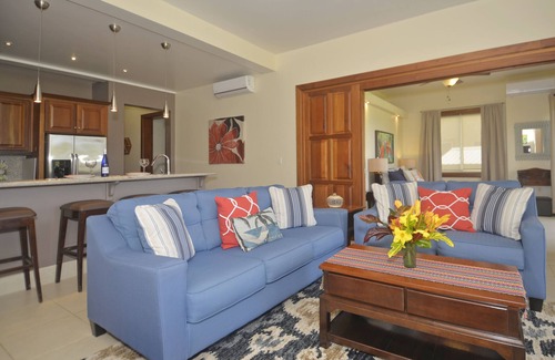 Cocoplum Condo | Tropical Double Condo on Beach with Kayaks Sleeps 12