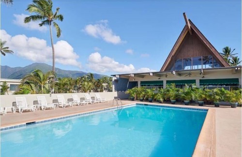 Kahului Apartment | Tropical Gardens View Room w/WiFi, Large TV, & Mini Refrigerator
