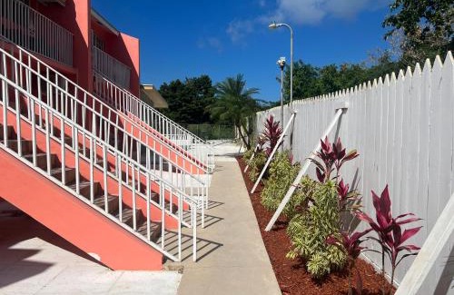 Nassau Apartment | Tropical Hideaway