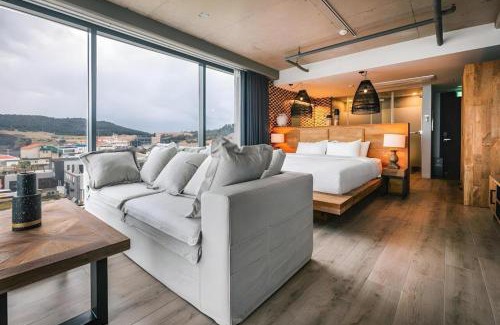 Andeok Hotel | Tropical Hideaway