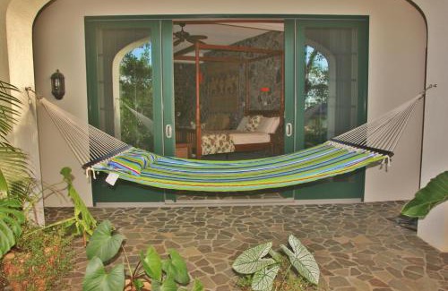 Friendship Bay Hotel | Tropical Hideaway