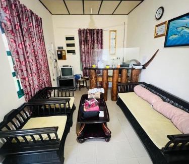 Hanimaadhoo House | Tropical Lodge