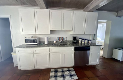 Ilexhurst Cottage | Tropical Paradise Cottage on the Beach VRC17-000167