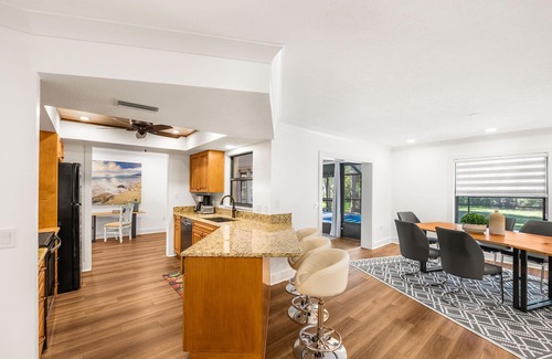 Fruitville House | Tropical Paradise! Family-Friendly Home Near The Beach!