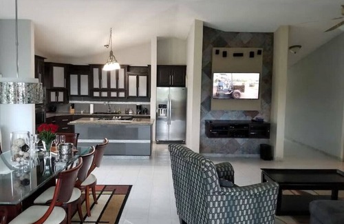 Toa Alta House | Tropical Paradise w/7 bedrooms and 6 baths