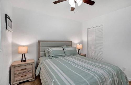 Riverside Park Apartment | Tropical View Escape - 1BR