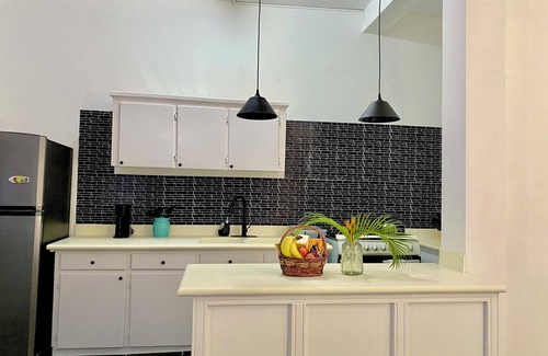 Gros Islet Villa | Tropical Villa near Rodney Bay Marina, Beaches & Malls with WiFi and AC