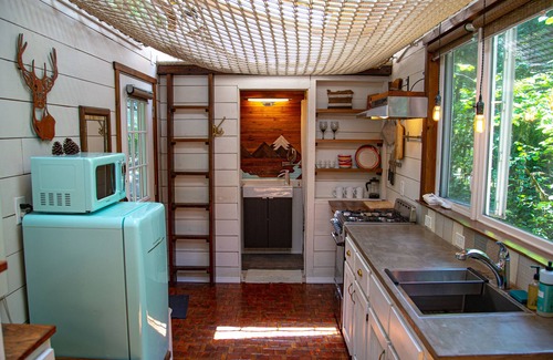 Molalla Cabin | Trout Creek Wilderness Lodge