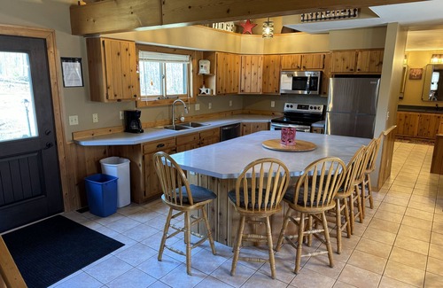 Rudyard House | TROUT LAKE - Unique U.P. Lodge on Trail - Sleeps 18 - Starlink internet!