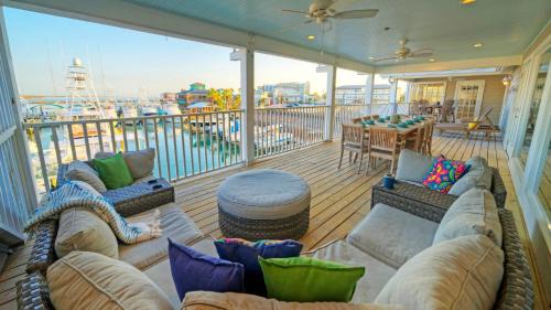 Old Town House | Trout Street Buyout 3 Port A Marina-Front Homes Water Views Pet-Friendly Options 16 Guests