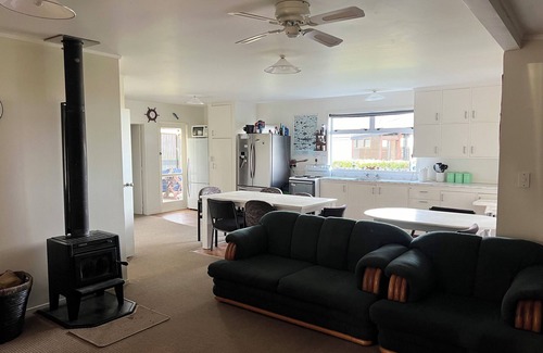 Pourerere House | True Kiwi Bach Experience!