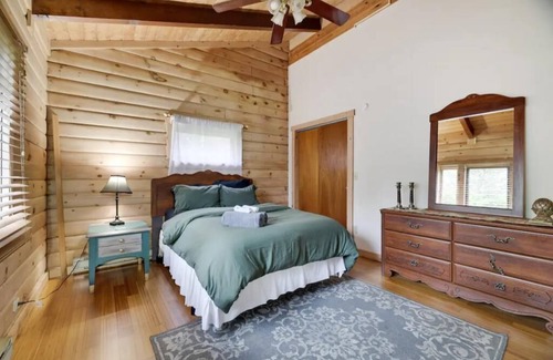 Cresco Cabin | True Poconos Cabin Retreat