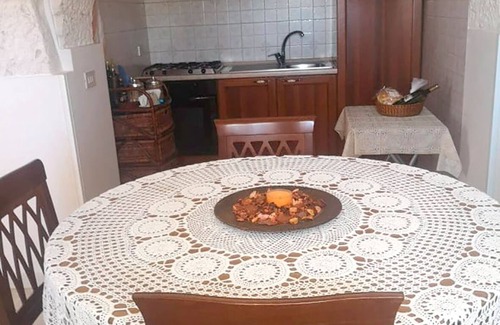 Locorotondo House | TRULLO IS A TIPICAL HOUSE NEAR THE MOST BEAUTIFUL BEACHES IN PUGLIA