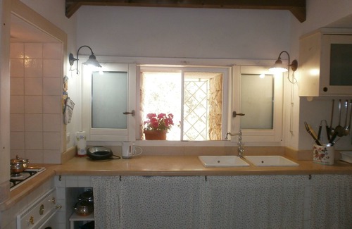 Ostuni House | Trullo villa Giuliana, outstanding view, WIFI, radiators garden & parking area